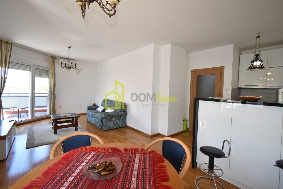 Dvosoban stan 72m2, Tuški put